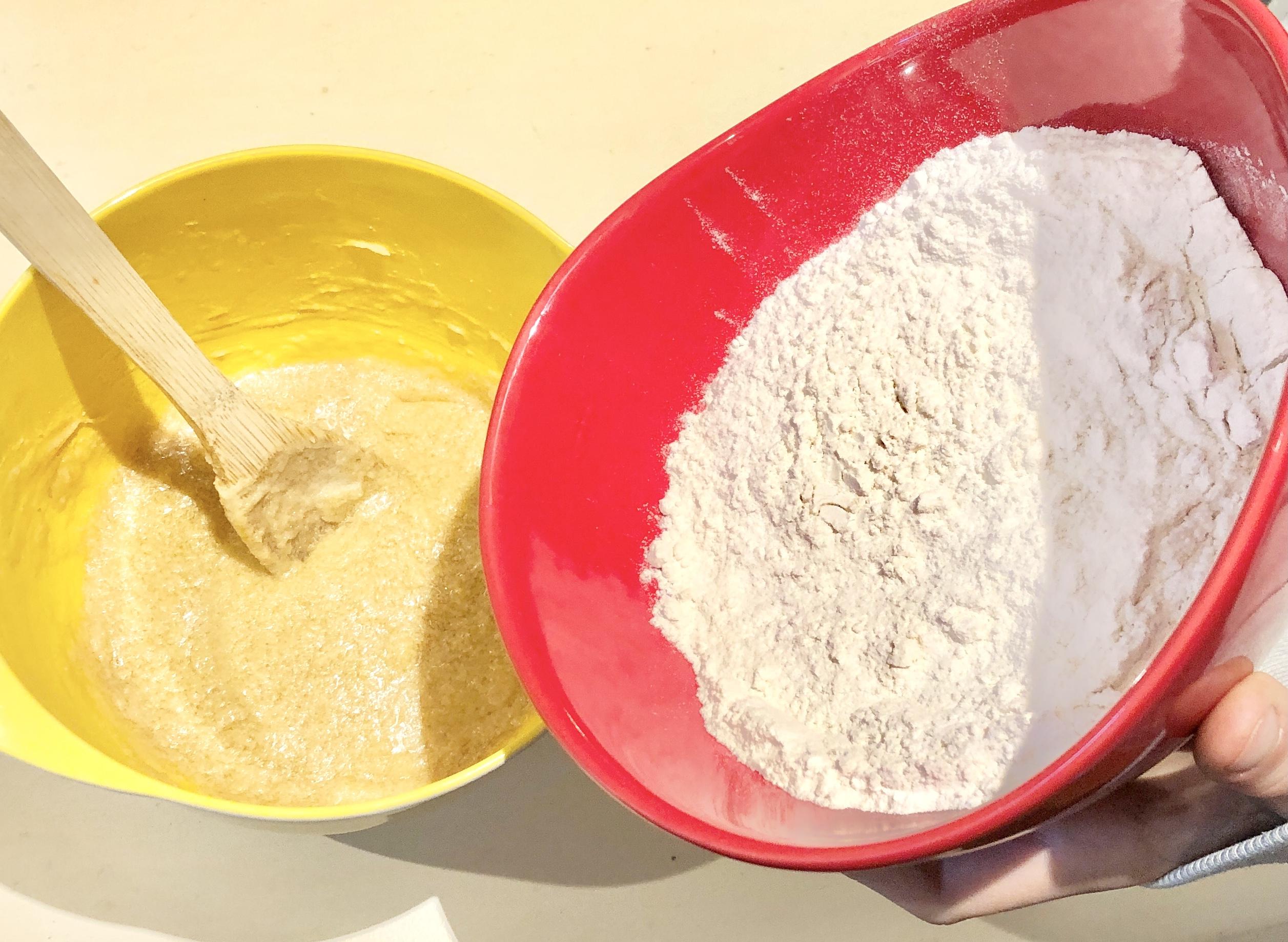 pour flour into mix.jpg