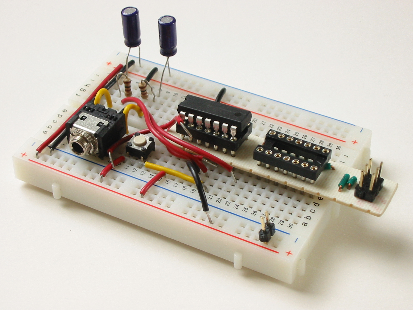 sak-breadboard-02.jpg