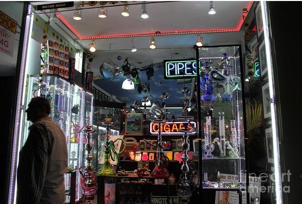 smoke shop.JPG