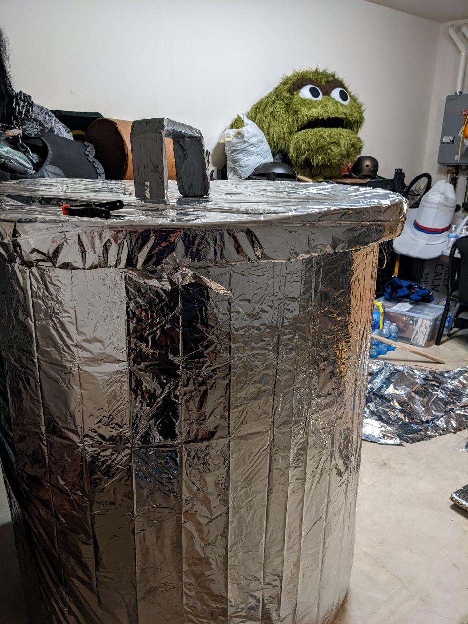 trashcan w lid.jpg