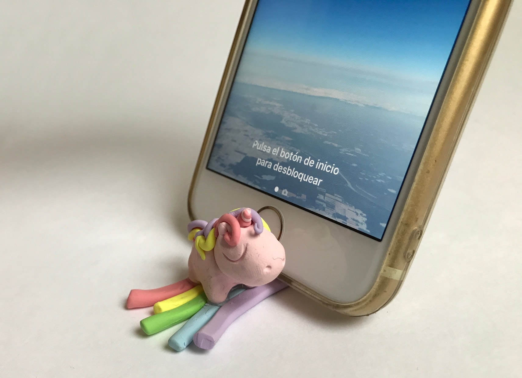 unicorn_cellphone_stand2.jpg